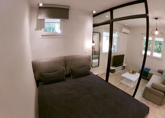 Renovated Apartment In Kifissia Center Near Metro G25