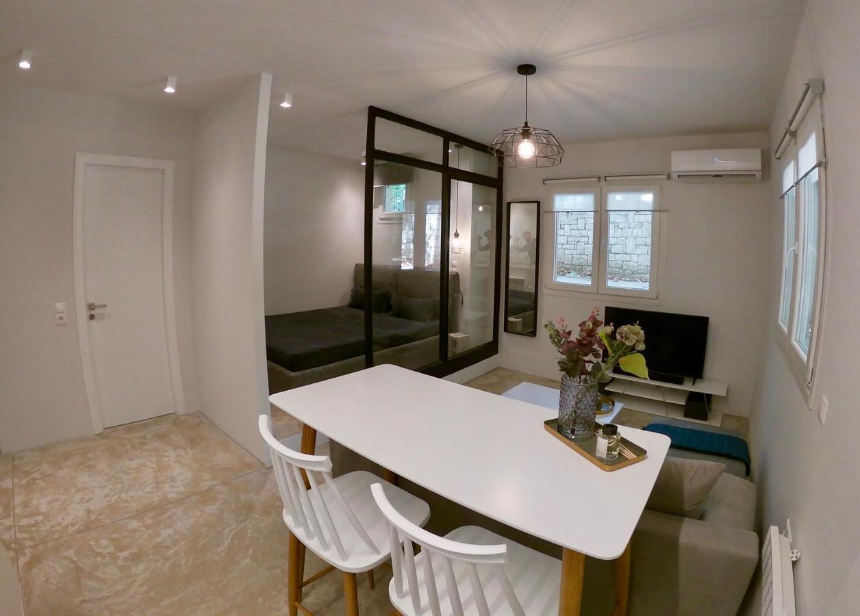 Renovated In Kifissia Center Near Metro G25 *