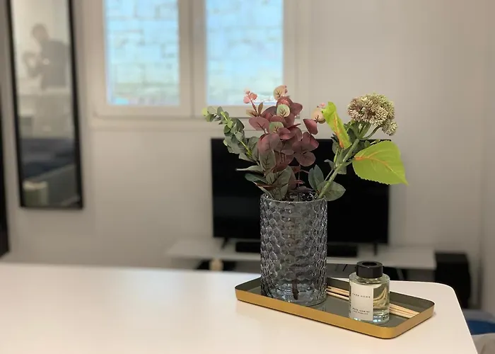Renovated Apartment In Kifissia Center Near Metro G25